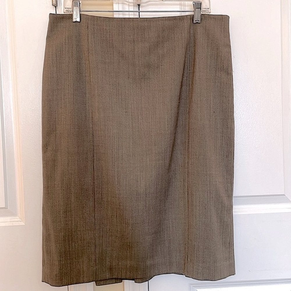 Ann Taylor poly, wool, & spandex patterned brown skirt - Size 14;  Gorgeous!